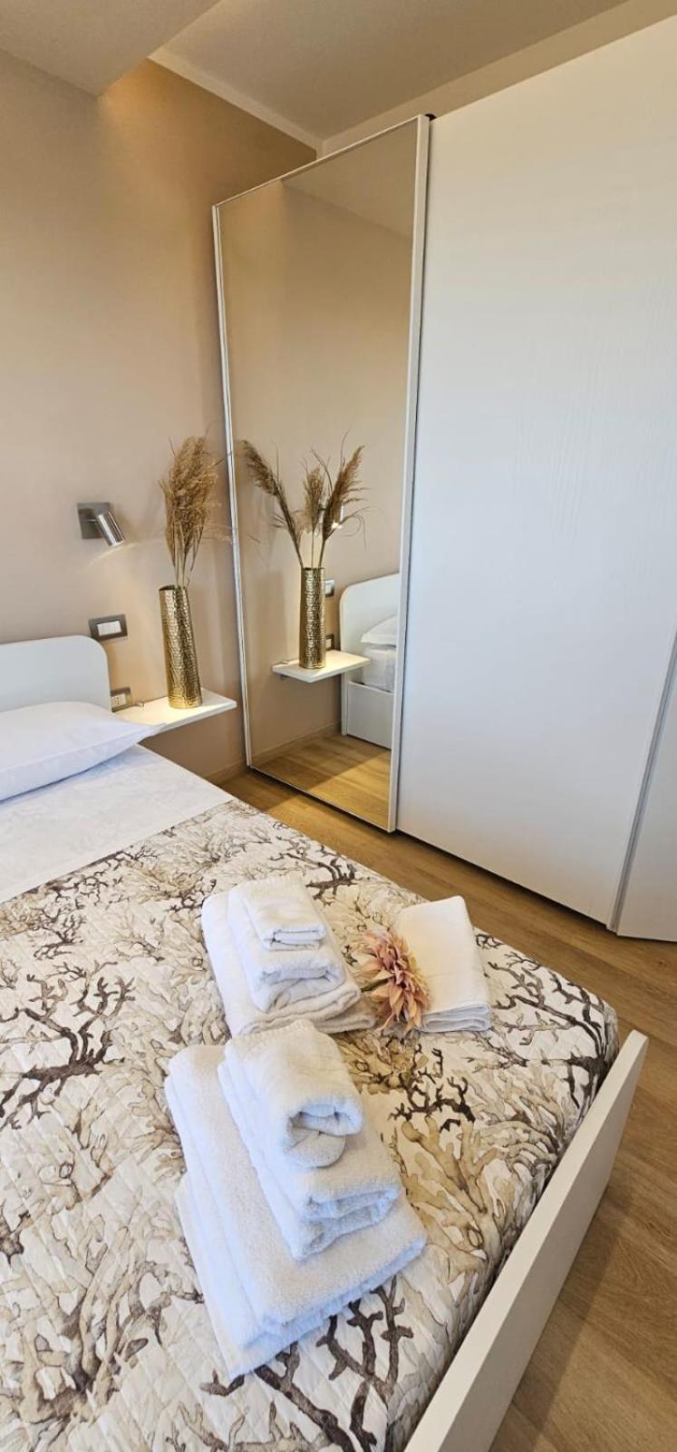 Happy Holiday Apartament Куарту-Сант'Елена Екстер'єр фото